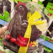 Favorina Chocolate Hen Laying Eggs