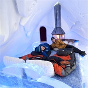Sleep in an Ice Hotel (QC)