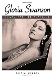 Gloria Swanson (Tricia Welsch)