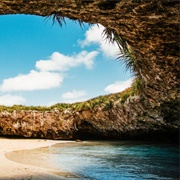 La Playa Escondida, Mexico
