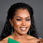 Angela Bassett