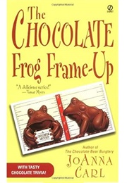 The Chocolate Frog Frame-Up (Joanna Carl)