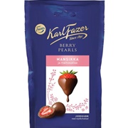 Fazer Milk Chocolate Strawberry Pearls