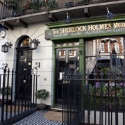 221B Baker Street, London (Sherlock Holmes)