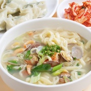 Pine Mushroom Kalguksu