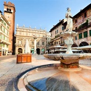 Piazza Delle Erbe, Verona