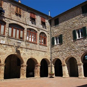 Il Chiostro Di San Francesco, Suvereto