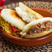 Arepa, Venezuela and Colombia