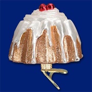 Bundt Cake Ornament