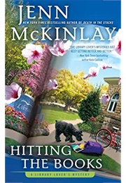 Hitting the Books (Jenn McKinlay)