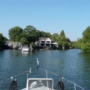 Ray Mill Island, Thames River