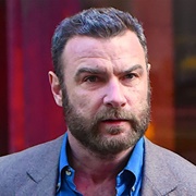 Liev Schreiber