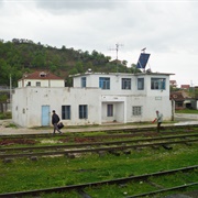 Vorë Railway Station