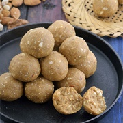 Atta Ladoo / Atta Laddu