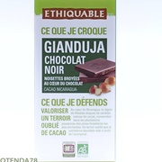 Ethiquable Gianduja Chocolat Noir Noisettes Broyees Au Coeur Du Chocolat
