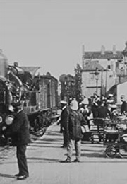 Arrivée D'un Train À Perrache (1896)