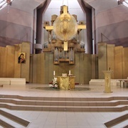 Lourdes: Église De Sainte-Bernadette