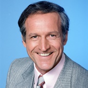 Daniel J Travanti