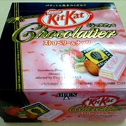 Kit Kat Chocolatier Strawberry &amp; Nuts