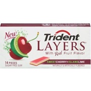 Trident Layers Sweet Cherry + Island Lime