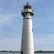 Peche Island Light
