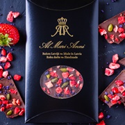 Al Mari Anni Strawberry Pistachio Bar