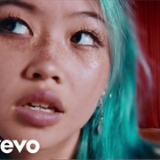 Beabadoodee - She Plays Bass