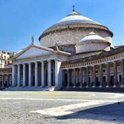 Plaza Del Plebiscito, Naples