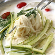 Acorn Vermicelli Noodles / Dotori Naengmyeon