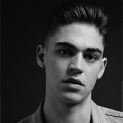 Hero Fiennes-Tiffin