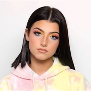 Charli D'Amelio (17)