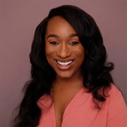 Elle Hearns (Trans Woman, She/Her)