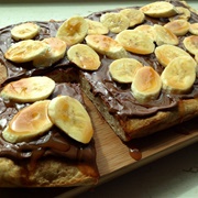 Banana Nutella Pizza