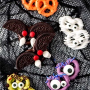 Halloween Chocolate Covered Pretzels