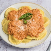 Tortellini With Tomato and Mascarpone Sauce