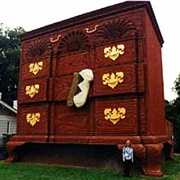 World&#39;s Largest Chest of Drawers, High Point, NC