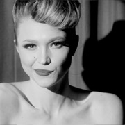 Hot Damn - Ivy Levan