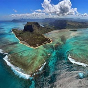 Underwater Waterfall, Mauritius