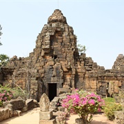 Samrong Yong, Cambodia