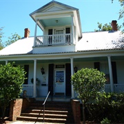 T'frere's House Bed & Breakfast