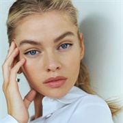 Stella Maxwell (Queer/Sexually Fluid, She/Her)