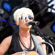 Elli Erl (Bisexual, She/Her)