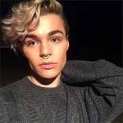 Spencer Claus (Queer, Genderqueer, He/Him)