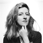 Chloé Cunha (Queer, She/Her)