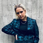 Julia Alfrida (Queer/Lesbian, She/Her)