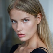 Alena Blohm (Model)