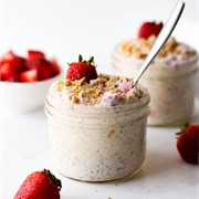 Strawberry Cheesecake Overnight Oats