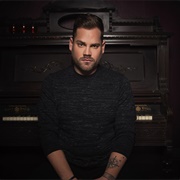 Theo Tams (Gay, He/Him)