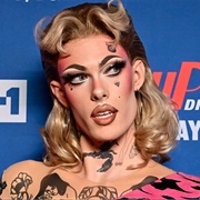 Gigi Goode (Trans Woman/Non-Binary, She/Her)