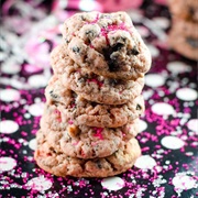 Strawberry Oreo Cheesecake Cookies